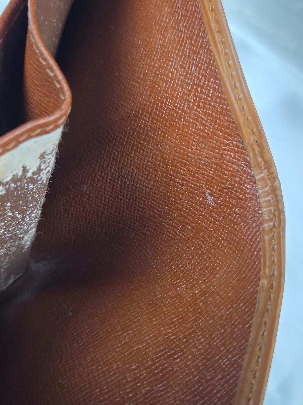 Authentic Louis Vuitton Epi Bifold Wallet Kenyan Fawn Brown Vintage Made in Fran